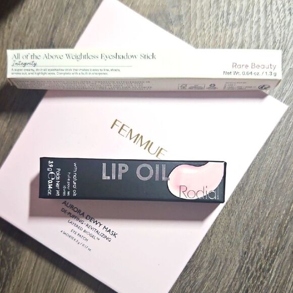 FEMMUE AURORA DEWY MASK Eye Patches, RODIAL Lip Oil, RARE BEAUTY Integrity Stick - Picture 1 of 16